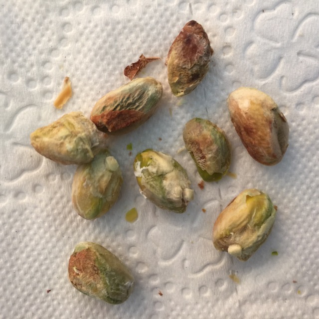 Unshelled pistachios